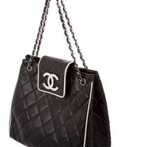 Quilted Chanel shopping tote (RARE - vintage)